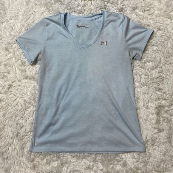 Under Armour Heatgear Tshirt Light Blue Womens Size Medium Loose Fit Athletic To - Picture 1 of 7